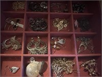 Contents of 4 Drawers in Jewelry Armiore