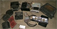 Misc vintage radios & parts