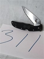 SPYDERCO FOLDING KNIFE