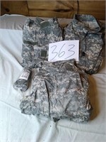 LIGHTLY WORN COMBAT FATIGUES LOT