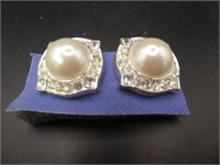 Vendome Pearl & Rhinestone 0.75" Clip On Earrings