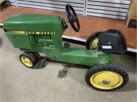 Ertl John Deere pedal tractor, Stock No. 520 -