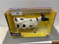 Breyer No. 394 Holstein cow with horns