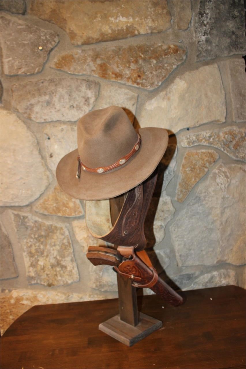 7 1/8 WESTERN HAT W/STAND-HOLSTER-TOY GUN