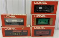 5 Lionel Cabooses and Cars