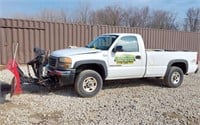 2004 GMC 2500 4 X 4 WITH PLOW
