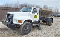1995 FORD F SERIES- F 800 WITH SALTER