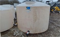 1500 GALLON WHITE PLASTIC TANK- WITH LID AND
