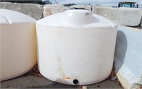 1500 GALLON WHITE PLASTIC TANK