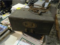 Antique Stewart Warner AM radio