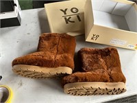 YOKI Boots Holland tan sz. 8, look to be unworn
