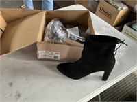 Black high heeled boots sz. 9m