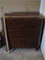 Universal Furniture Chest of drawers