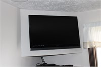 30 INCH FLAT SCREEN TV