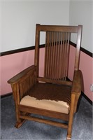 OVERSIZED ROCKING CHAIR
