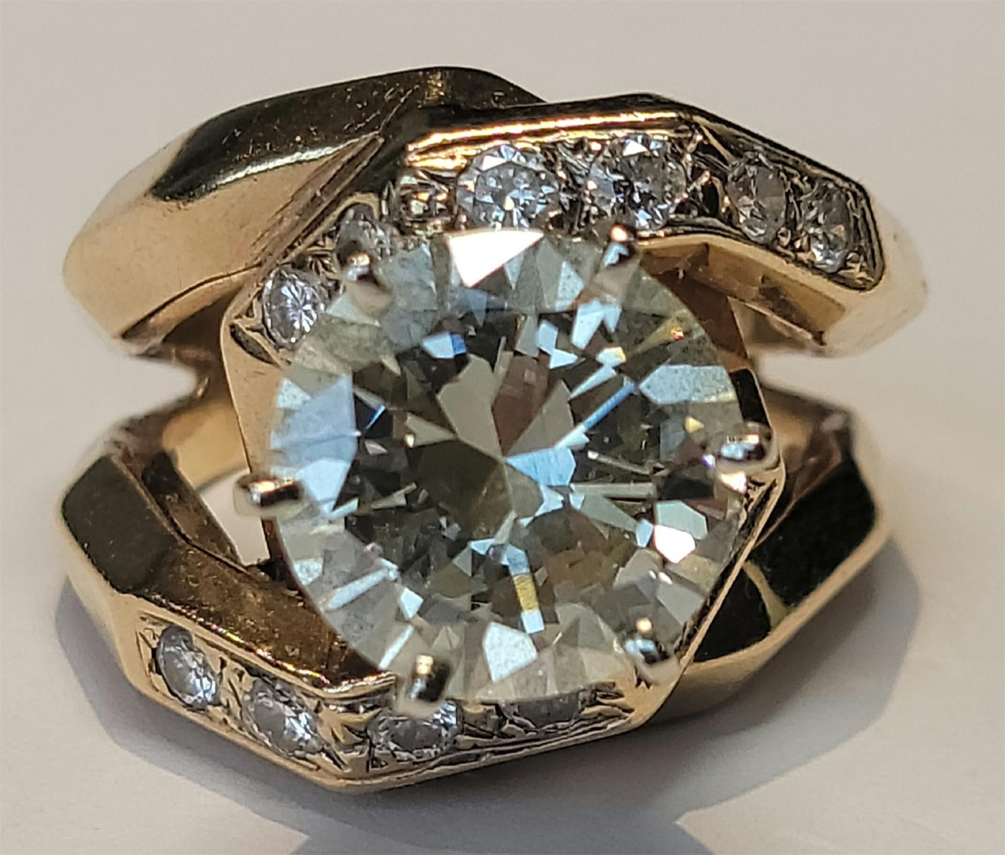 Diamond ring 4.55 carats in 14K yellow gold