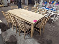 Spisebord med 8 stole  MOMSFRI