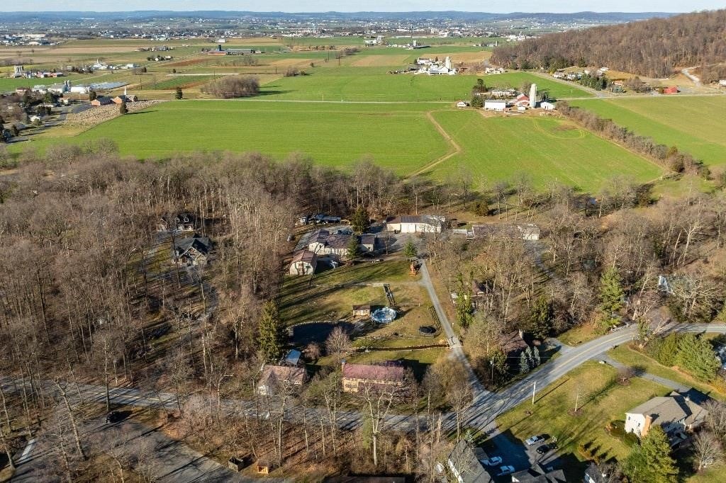 671 OVERLYS GROVE ROAD, NEW HOLLAND (3 ACRES)