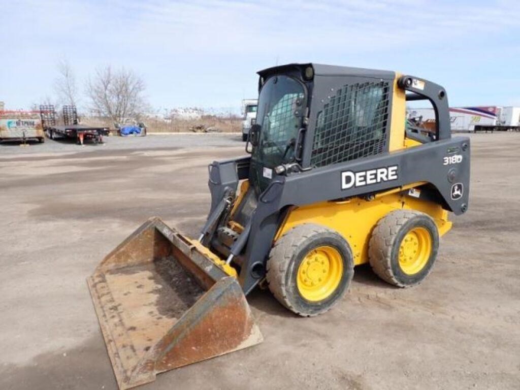 2013 John Deere 318D Skid Steer 1T0218DBPDG241202