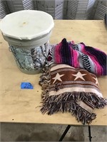 CAMPING BUCKET,  THROWS