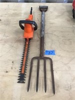 POTATO FORK,  B+D. ELECTRIC HEDGE TRIMMER