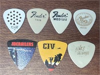 Lot of 7 VTG Fender & more guitar picks