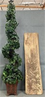 11 - FAUX TOPIARY & PLANK (W18)