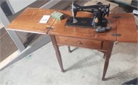 Singer sewing machine  with owners manualb 15-91