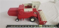 Ertl International Harvester Toy Combine