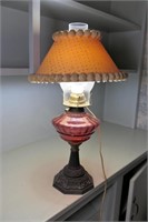Antique Cranberry Font Table Oil Lamp