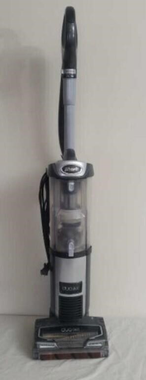 Shark Duo Clean Vacuum cleaner