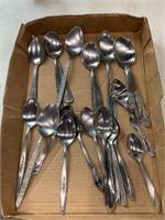 20 flatware spoons