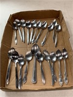 20 flatware spoons