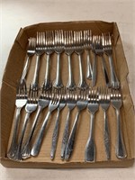 20 flatware forks