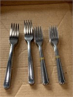 Flatware 18 forks, 24 salad forks