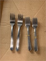 Flatware 18 forks, 24 salad forks