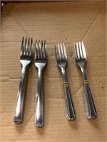 Flatware 18 forks, 24 salad forks