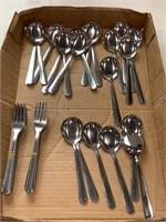 Flatware 24 salad forks, 24 soup spoons