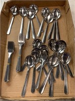 Flatware 24 salad forks, 24 soup spoons