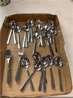 Flatware 24 salad forks, 24 soup spoons