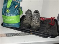 Three boot trays size 10 D keen shoes cat litter