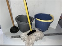 Mop plunger two buckets