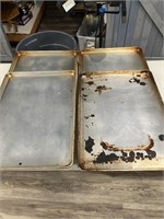 4 baking sheets