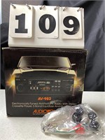 Audiovox AV-982 Car Stereo W/Cassette