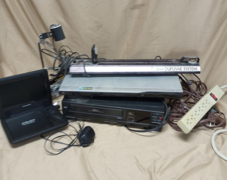 Spiratone, DVD Player, VHS Player