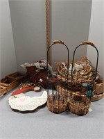 Wine rack Wicker baskets and decor