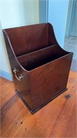Two handle magazine rack, measures 16 inches