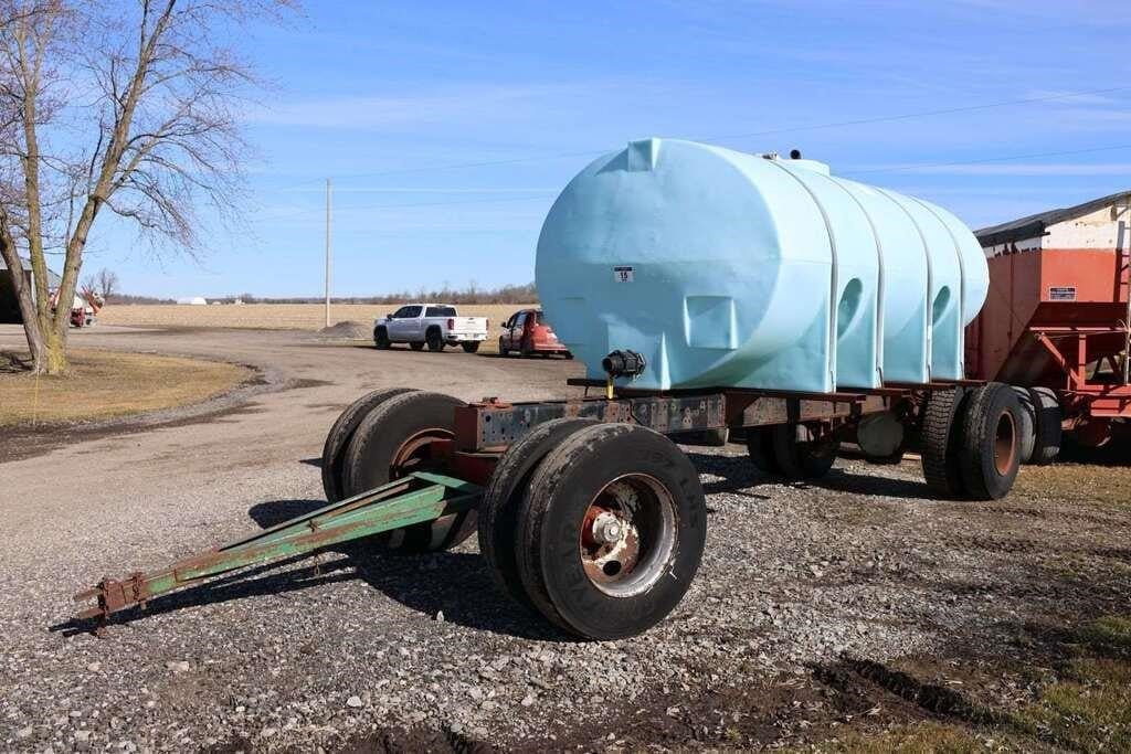 TRUCK FRAME 3000 GALLON WATER WAGON