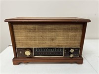 Vintage Zenith Long Distance AM/FM Radio