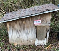 LARGE DOG HOUSE